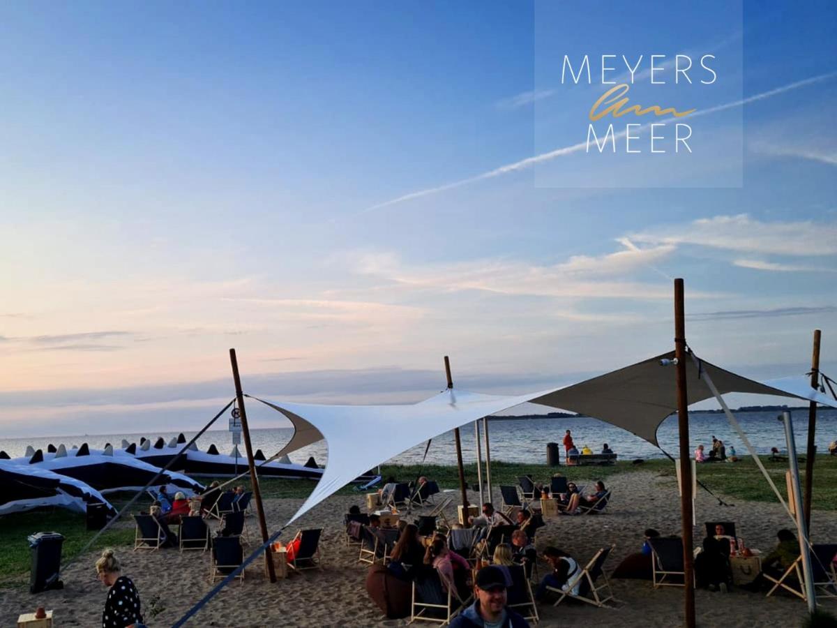 Schickes Holzchalet "Henk" - Mit Kamin - Ostsee Strand 500M - 4 Personen - By "Meyers Am Meer" Zierow Bagian luar foto